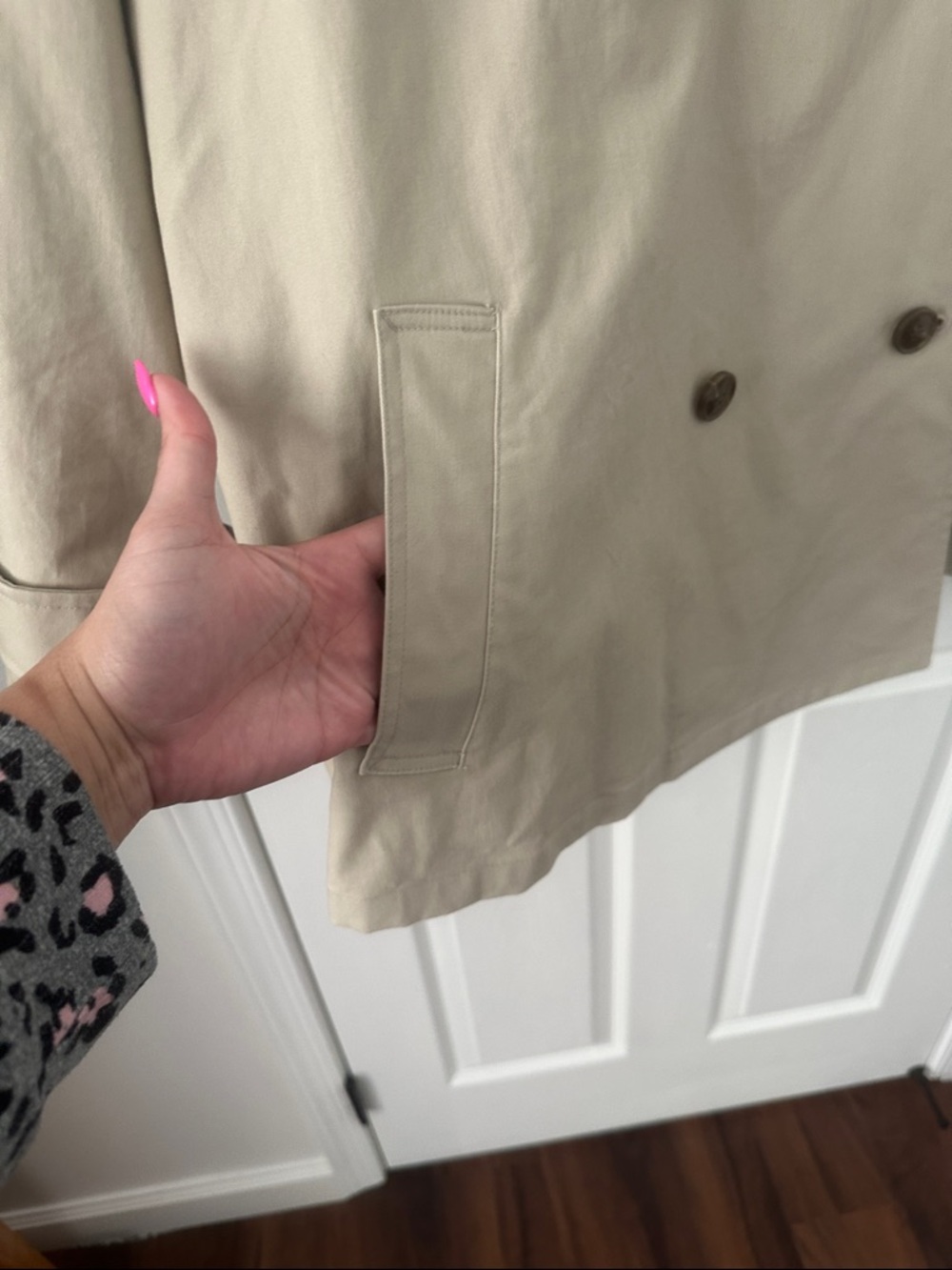 Old Navy Taupe Double-Breasted Short Trench Coat-never worn - Picture 3 of 6